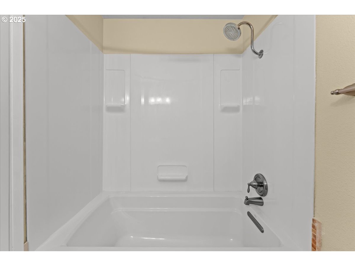 3667 Southwest 2nd Street Gresham, OR 97030 - Photo 36 of 46