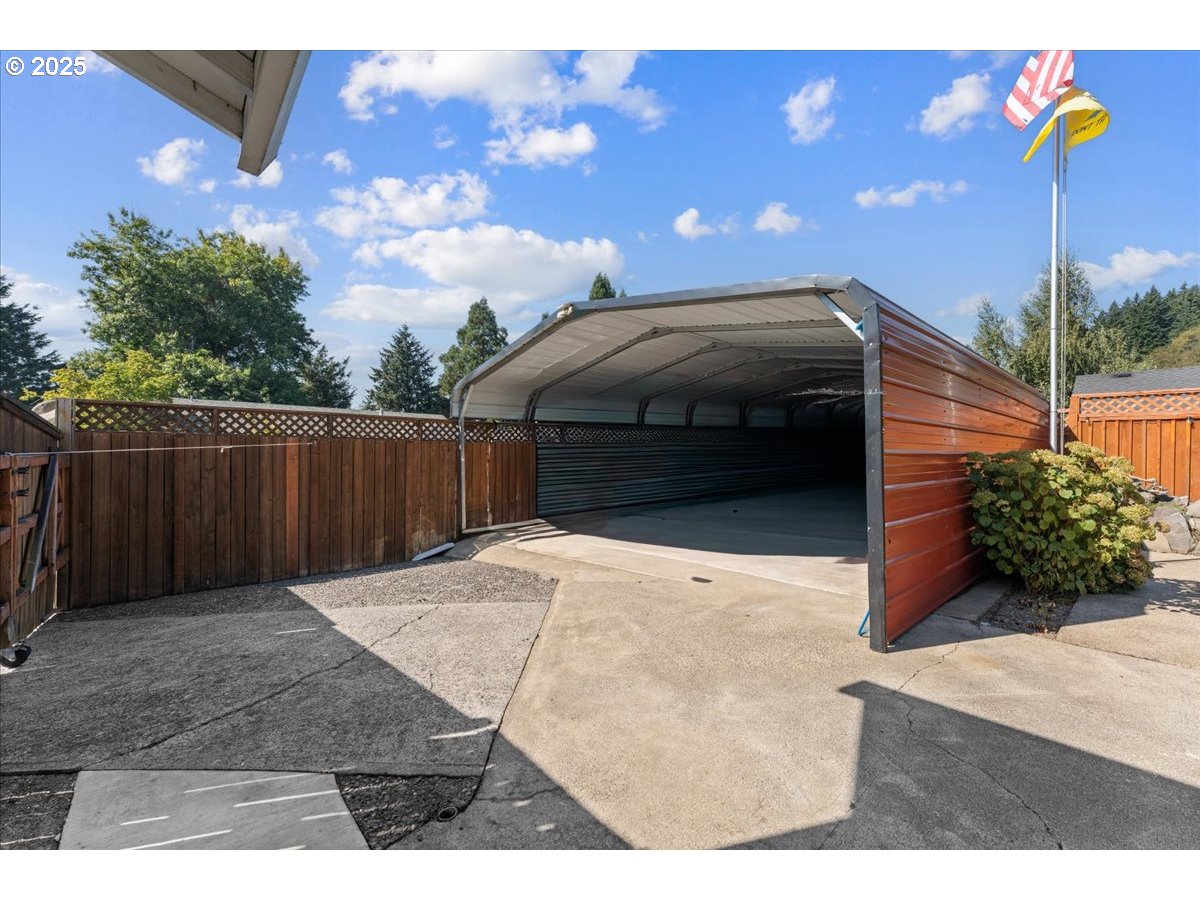 3667 Southwest 2nd Street Gresham, OR 97030 - Photo 5 of 46