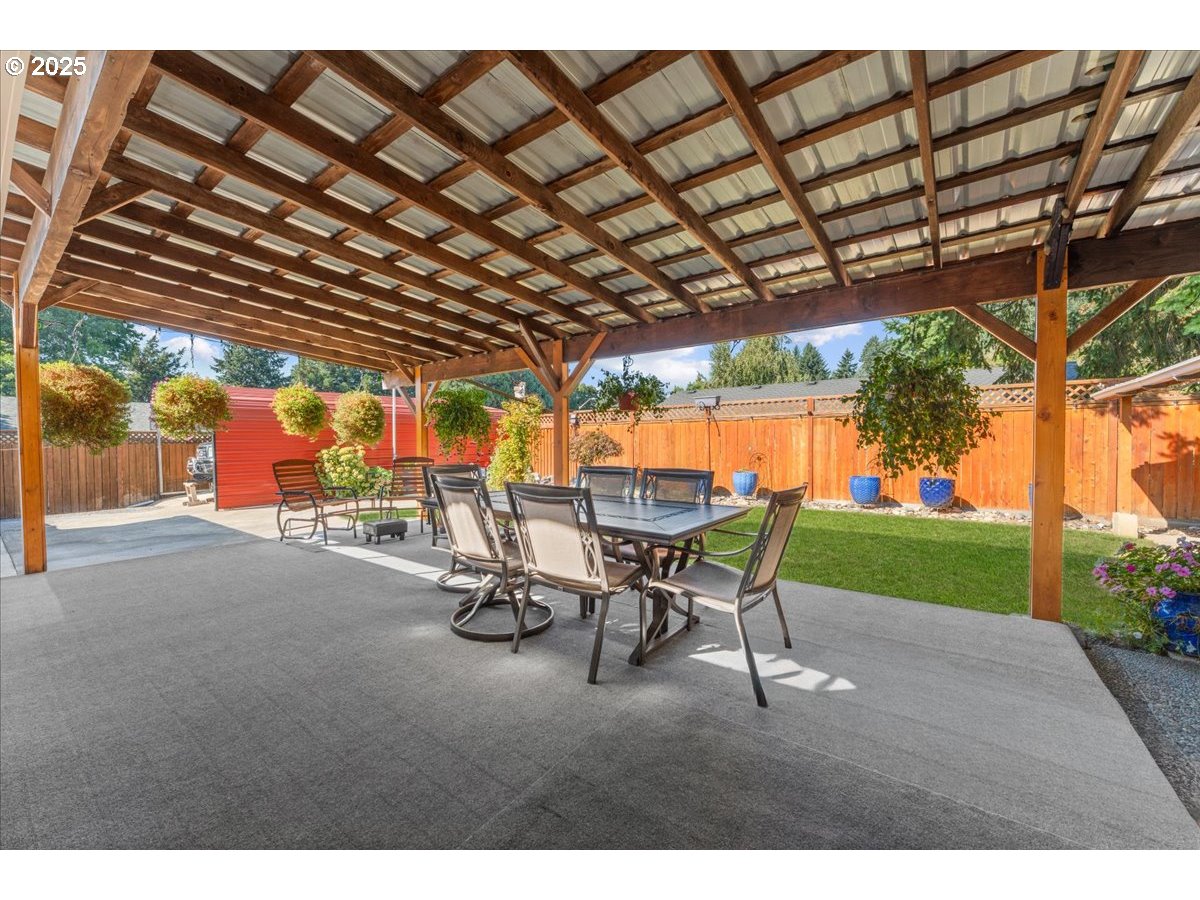 3667 Southwest 2nd Street Gresham, OR 97030 - Photo 10 of 46