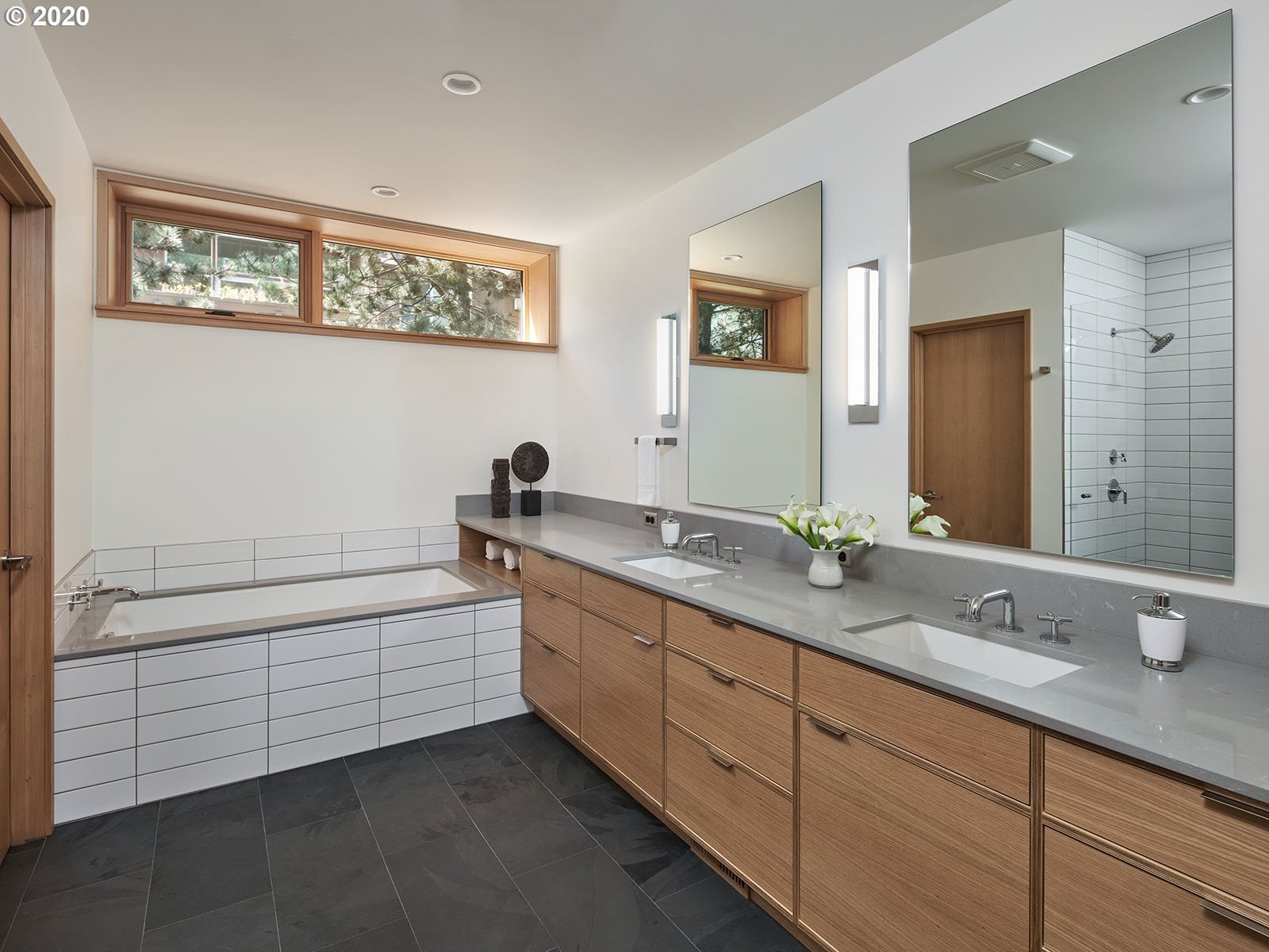 6253 Southwest Hamilton Way Portland, OR 97221 - Photo 19 of 28 Gallery Image 19