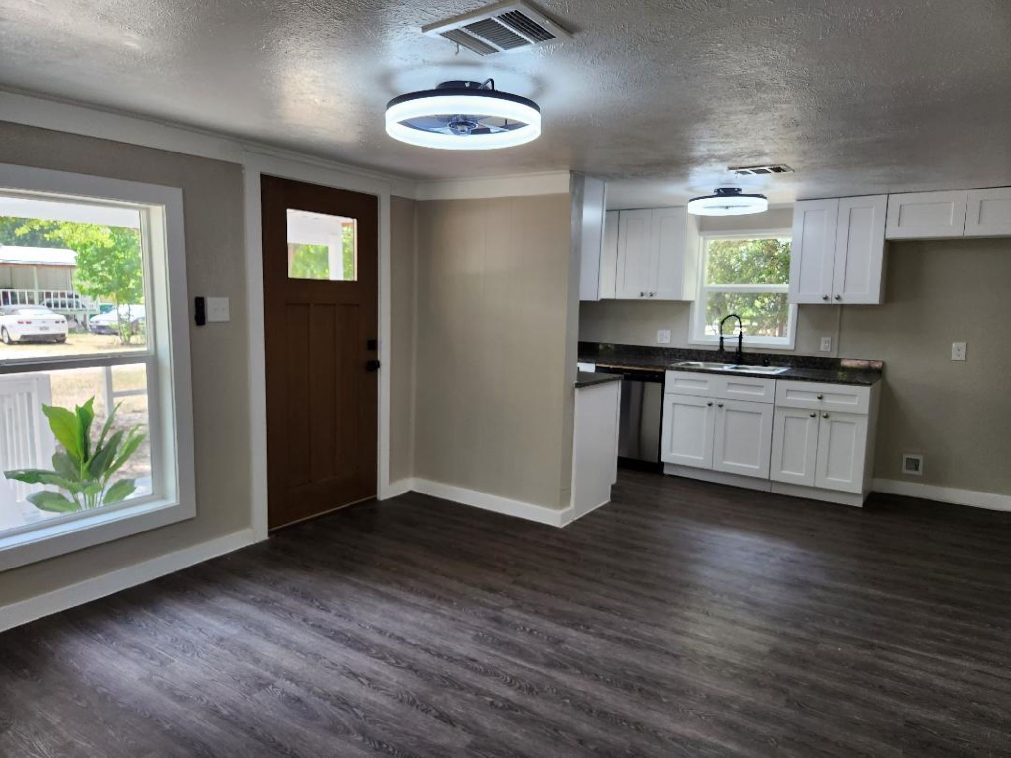 728 Hudson Road Conroe, TX 77304 - Photo 6 of 26