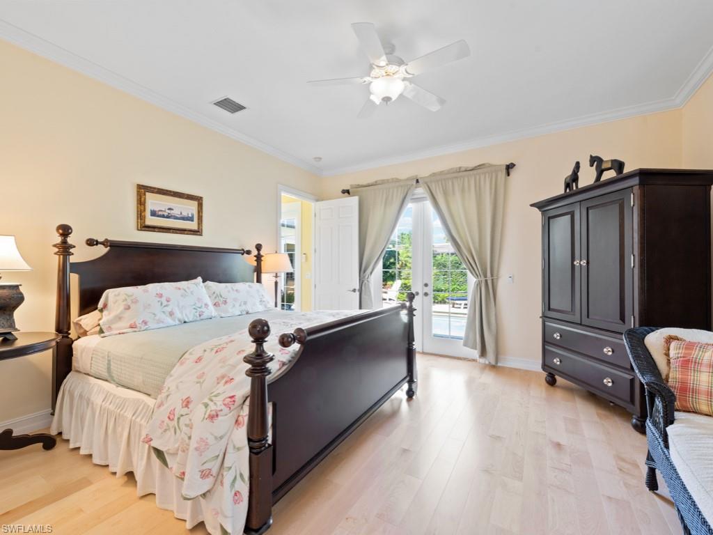 505 Harbour Drive Naples, FL 34103 - Photo 15 of 37 a living room with furniture and a window