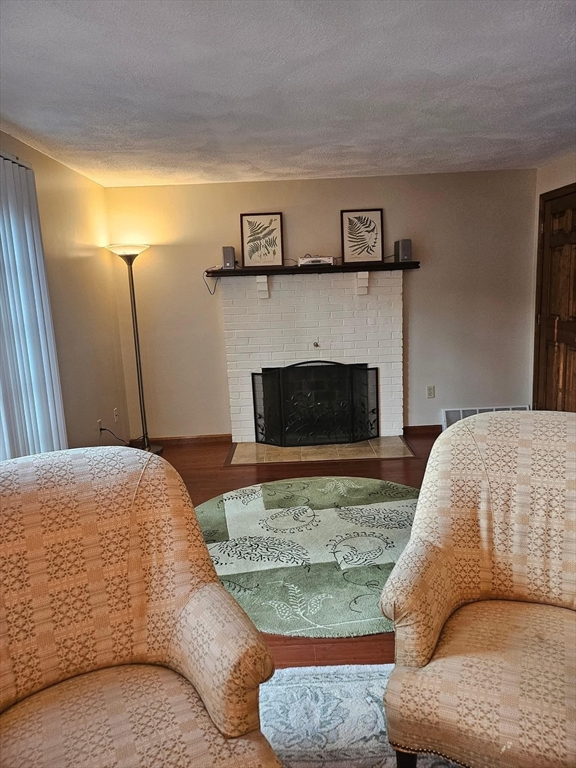 96 Apache Way, Unit 96 Tewksbury, MA 01876 - Photo 3 of 11