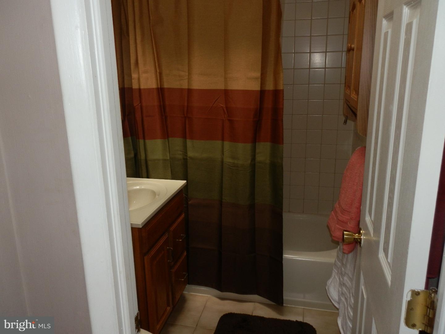 155 Ridgefield Road Philadelphia, PA 19154 - Photo 15 of 23 Bathroom