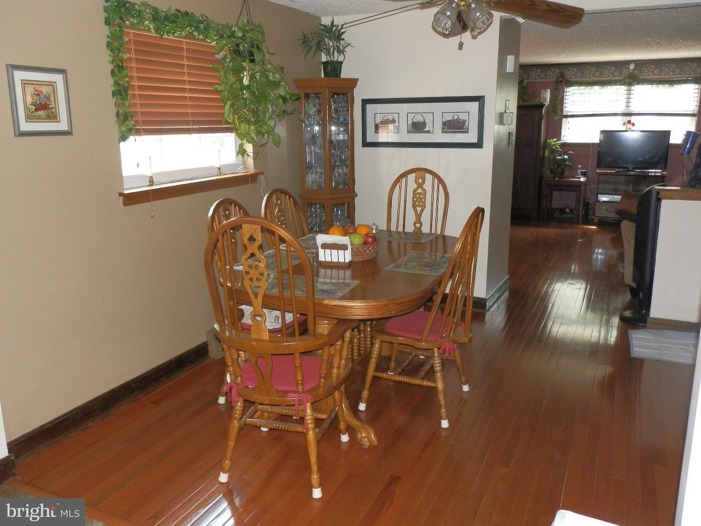 155 Ridgefield Road Philadelphia, PA 19154 - Photo 3 of 23 Dining Room