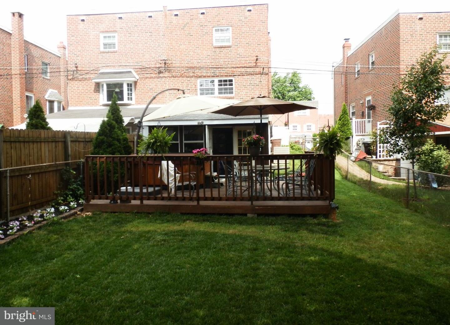 155 Ridgefield Road Philadelphia, PA 19154 - Photo 23 of 23 Exterior Back