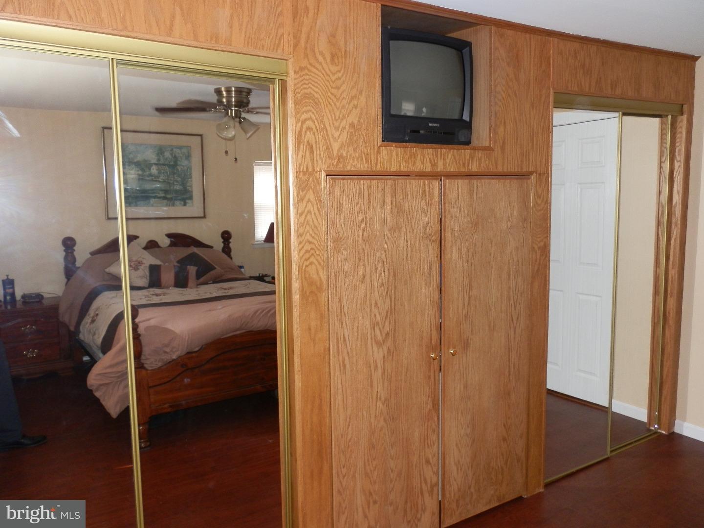 155 Ridgefield Road Philadelphia, PA 19154 - Photo 10 of 23 Master Bedroom
