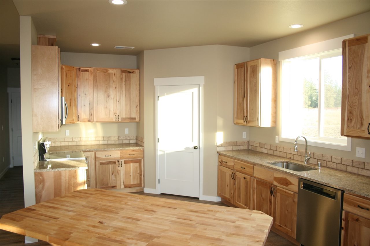 39717 North Hatch Road Deer Park, WA 99006 - Photo 5 of 20 Gallery Image 5