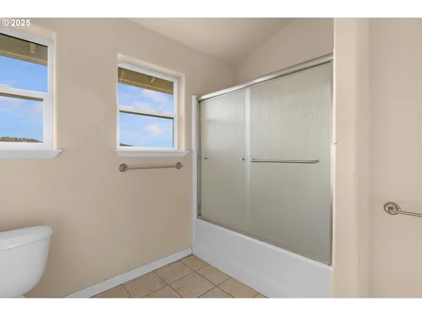 $390,000 | 4467 Melody Lane, Roseburg, OR 97471