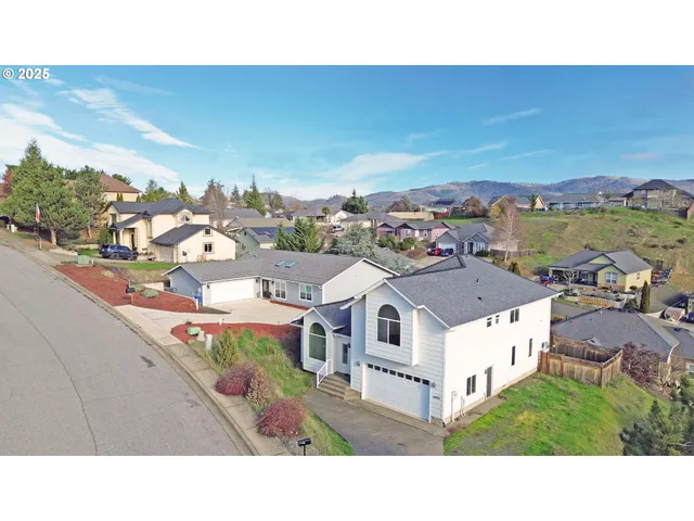 a picture of city view