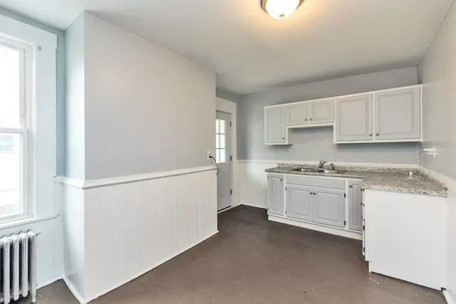 $2,000 | 28 Summer Street, Unit 4, Claremont, NH 03743