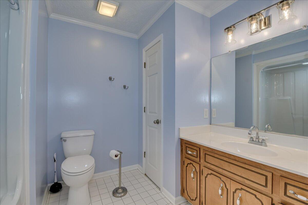 165 Morris Road Thomson, GA 30824 - Photo 17 of 26 Full hall bathroom