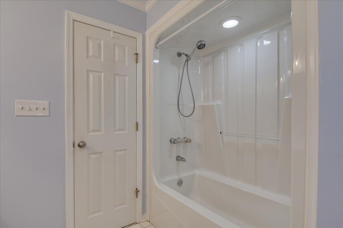 165 Morris Road Thomson, GA 30824 - Photo 18 of 26 Full hall bathroom