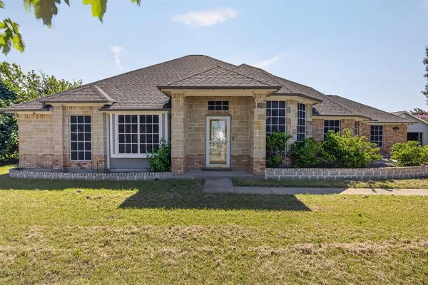 $599,900 | 7851 Mavis Avenue, Waxahachie, TX 75167