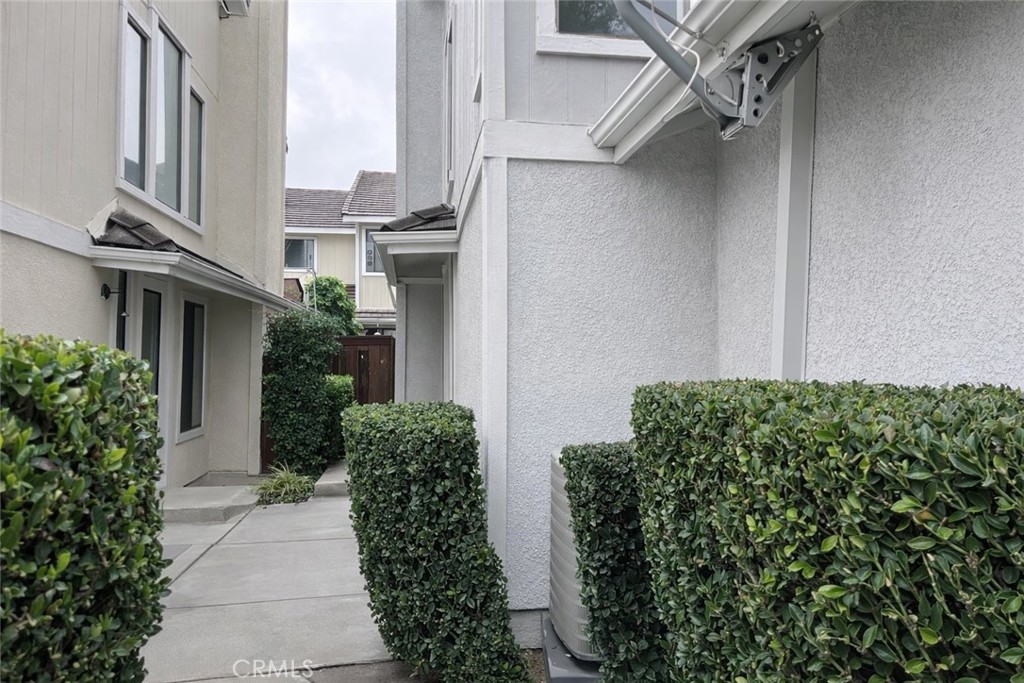 9275 Rancho Park Place Rancho Cucamonga, CA 91730 - Photo 3 of 33 Image has been altered and does not portray the property as it exists today. Certain elements may have been deleted, color, brightness and contrast have been edited.