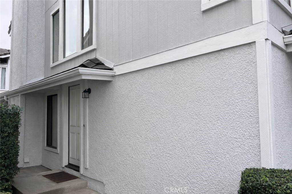 9275 Rancho Park Place Rancho Cucamonga, CA 91730 - Photo 4 of 33 Image has been altered and does not portray the property as it exists today. Certain elements may have been deleted, color, brightness and contrast have been edited.