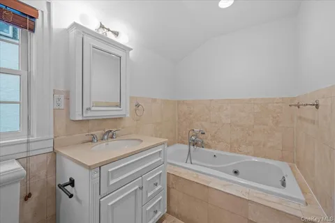 $1,775,000 | 26 Shadow Lane, Larchmont, NY 10538