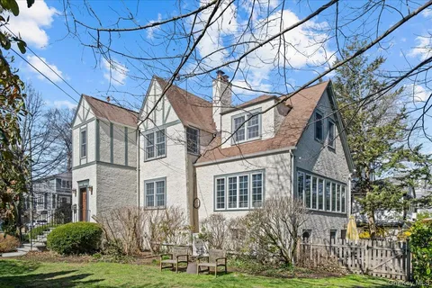 $1,775,000 | 26 Shadow Lane, Larchmont, NY 10538