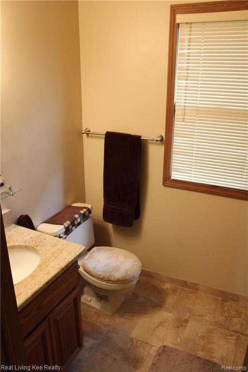 1668 Treeside Drive Rochester Hills, MI 48307 - Photo 16 of 25