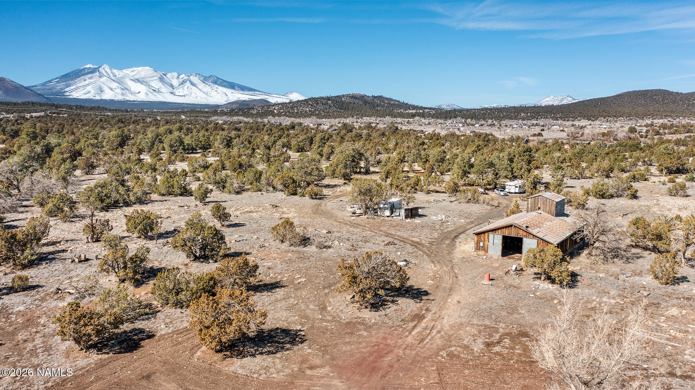 10055 Townsend-Winona Road Flagstaff, AZ 86004 - Photo 12 of 24 a view of a city with a mountain