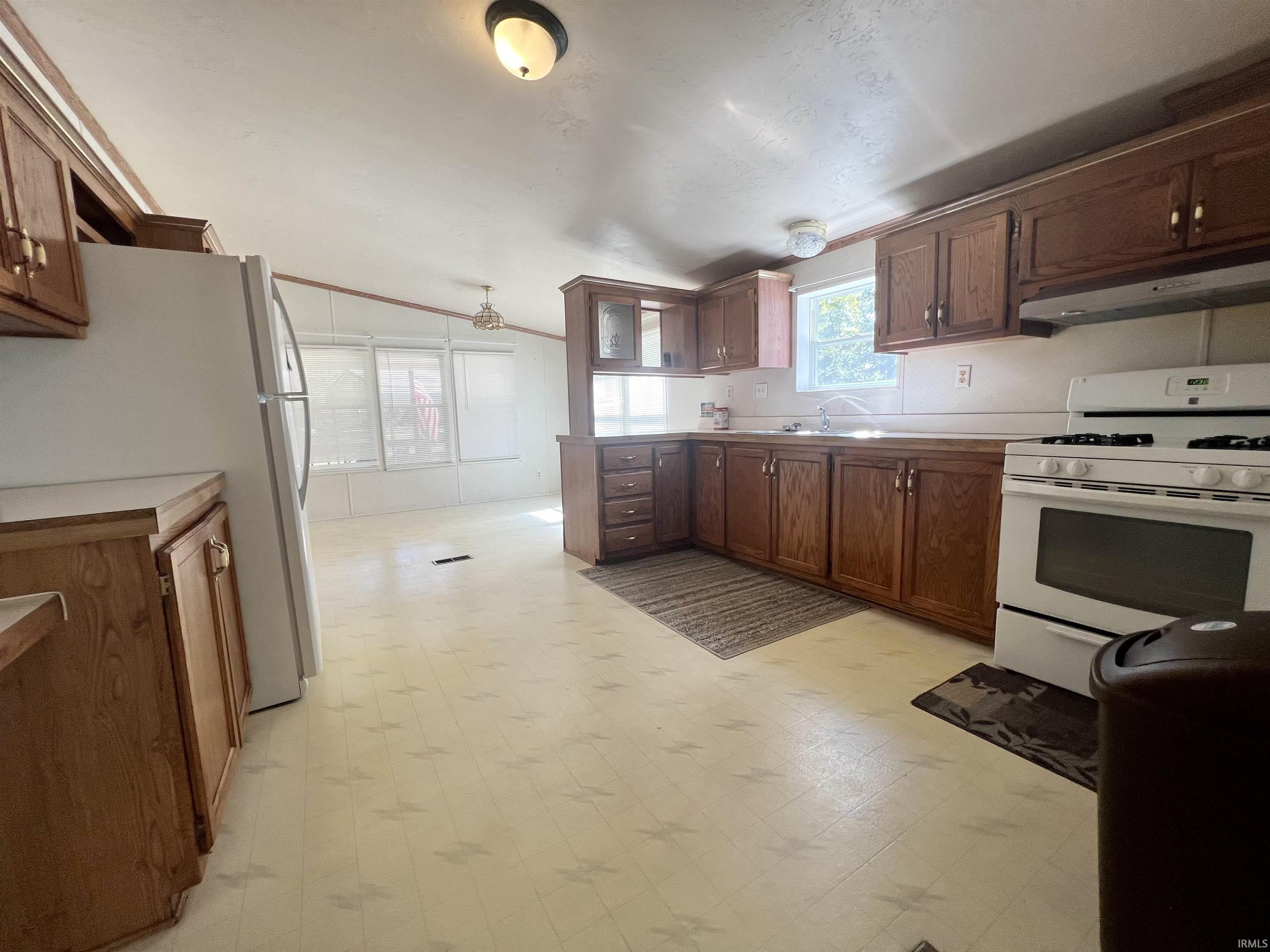 1158 Southwest C Street Linton, IN 47441 - Photo 7 of 15