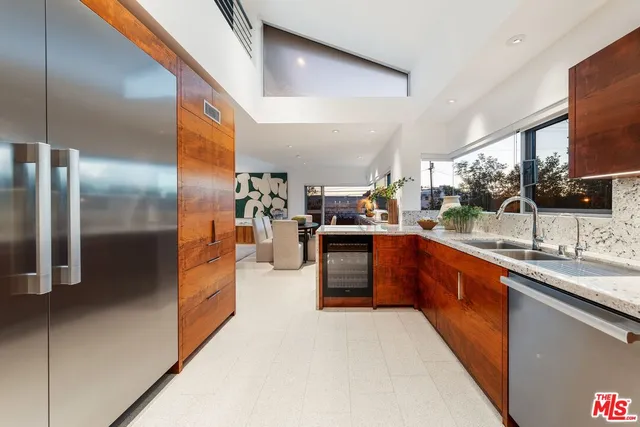 $2,695,000 | 235 Ocean Park Boulevard, Unit 1, Santa Monica, CA 90405