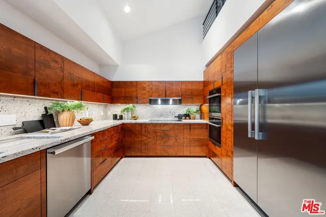 $2,695,000 | 235 Ocean Park Boulevard, Unit 1, Santa Monica, CA 90405