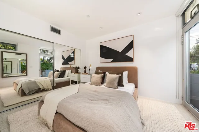 $2,695,000 | 235 Ocean Park Boulevard, Unit 1, Santa Monica, CA 90405