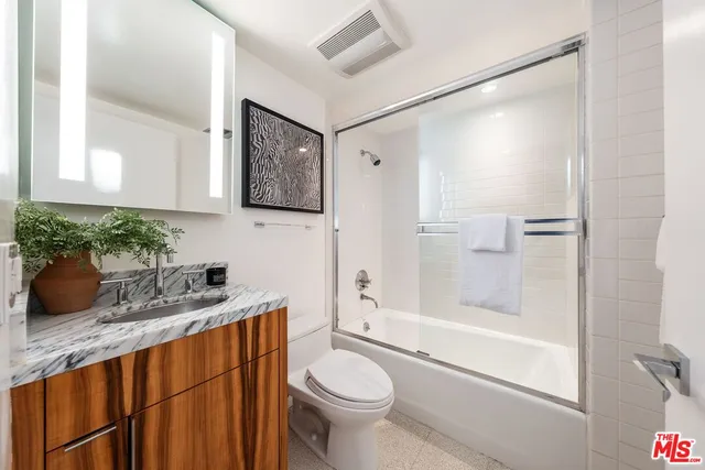 $2,695,000 | 235 Ocean Park Boulevard, Unit 1, Santa Monica, CA 90405