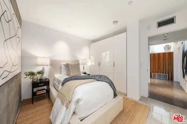 $2,695,000 | 235 Ocean Park Boulevard, Unit 1, Santa Monica, CA 90405