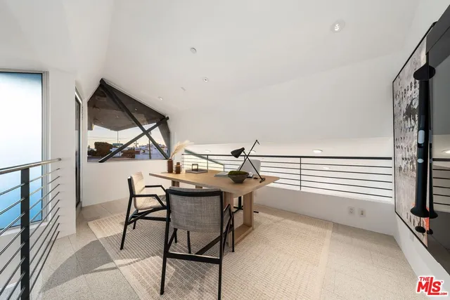 $2,695,000 | 235 Ocean Park Boulevard, Unit 1, Santa Monica, CA 90405