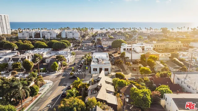 $2,695,000 | 235 Ocean Park Boulevard, Unit 1, Santa Monica, CA 90405