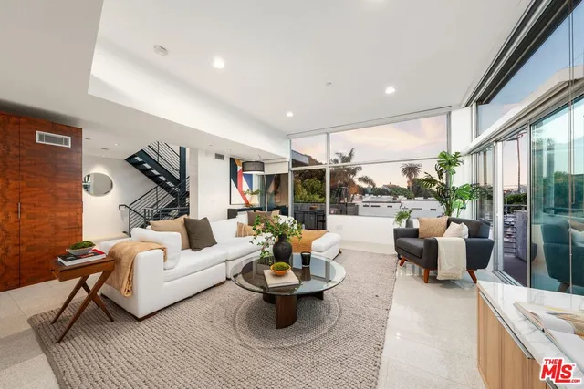 $2,695,000 | 235 Ocean Park Boulevard, Unit 1, Santa Monica, CA 90405