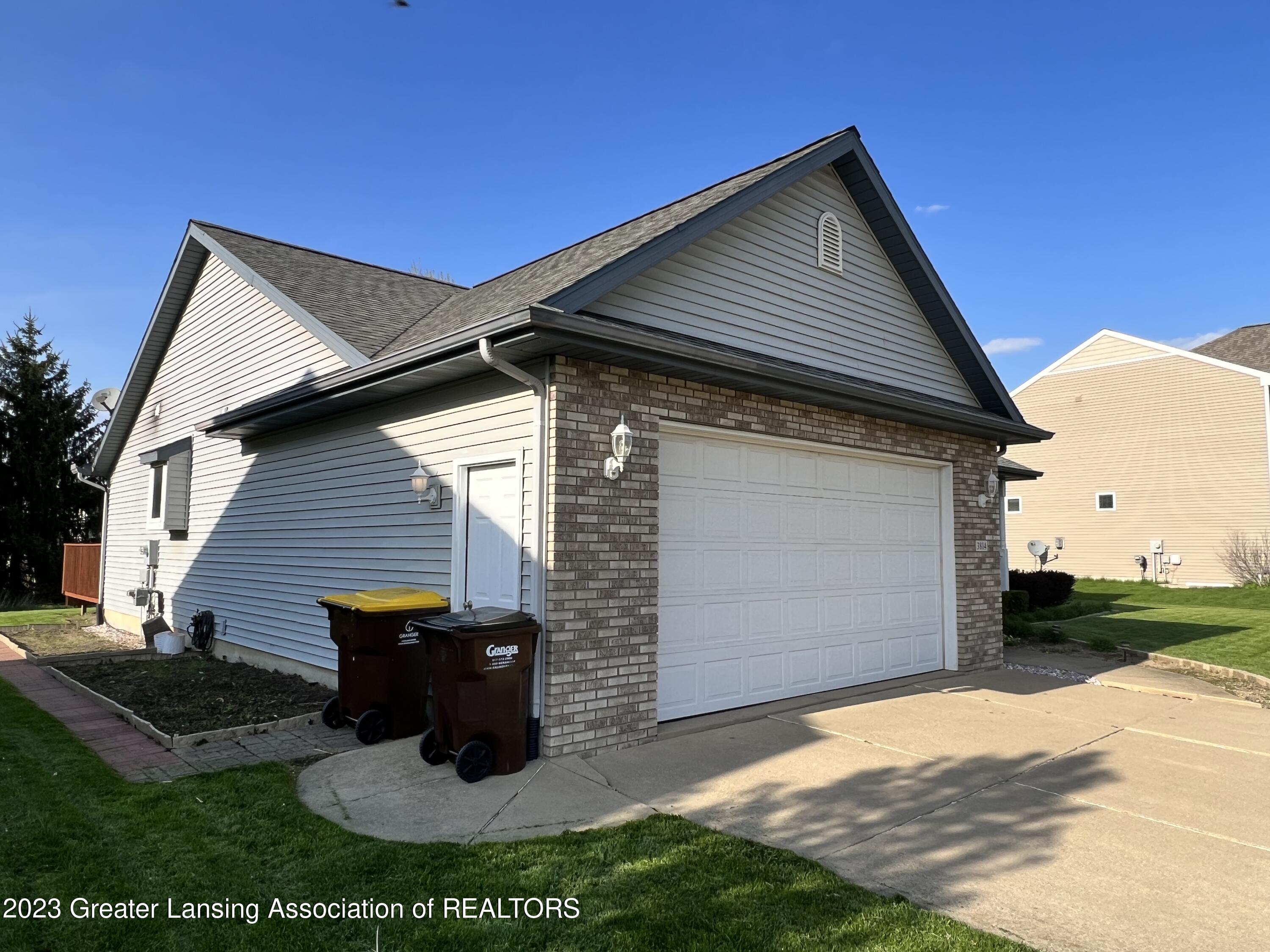 3814 Keller Road Holt, MI 48842 - Photo 4 of 35 00E5F7DF-5CDC-4899-B11C-101B447EAAF9