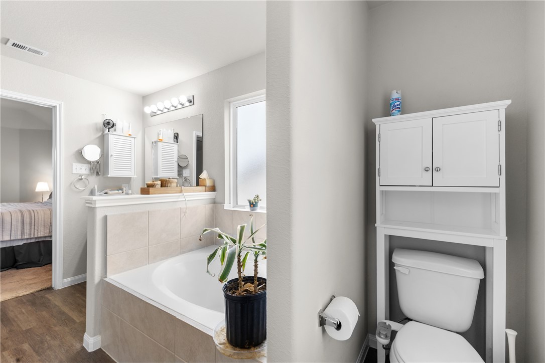 984 Crossing Drive Bryan, TX 77803 - Photo 17 of 29