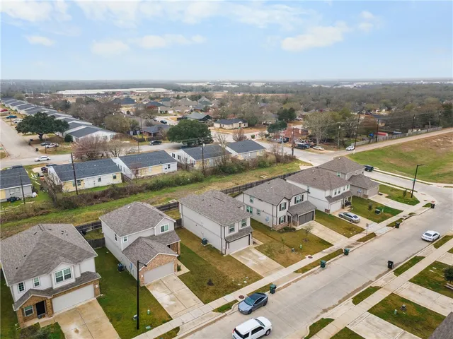 $320,000 | 984 Crossing Drive, Bryan, TX 77803