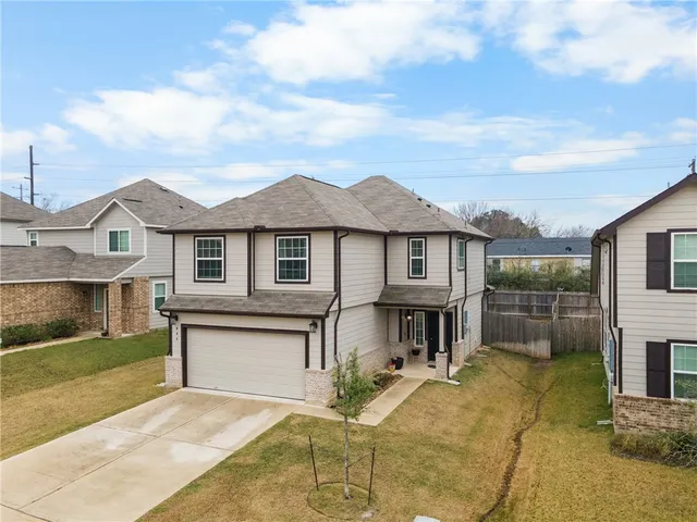 $320,000 | 984 Crossing Drive, Bryan, TX 77803