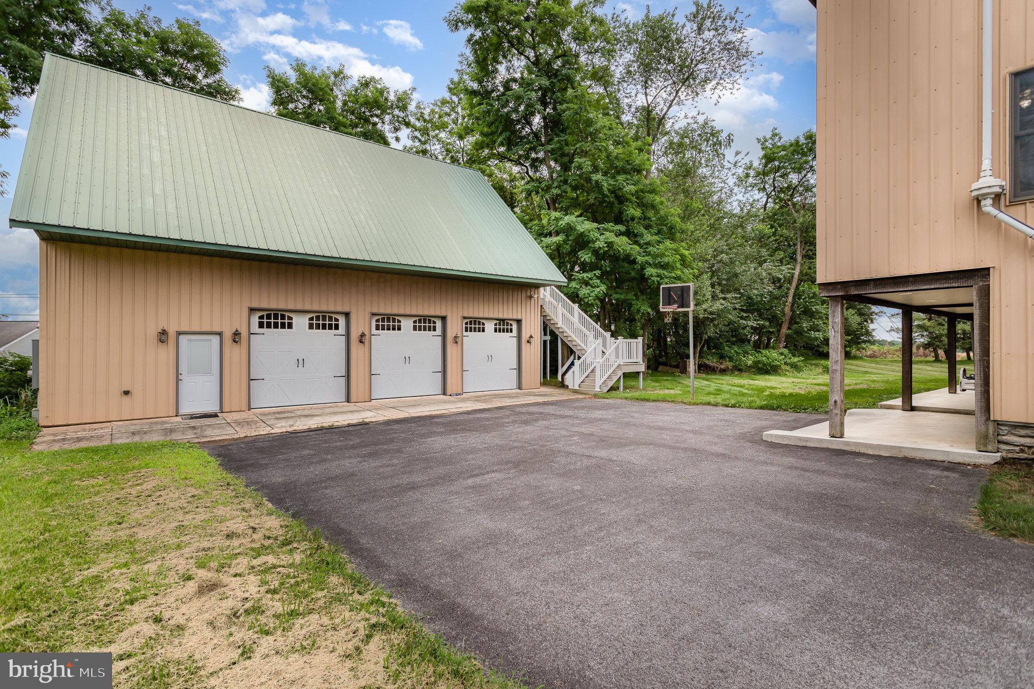 161 Central View Road Dillsburg, PA 17019 - Photo 33 of 49 4 Bay Garage