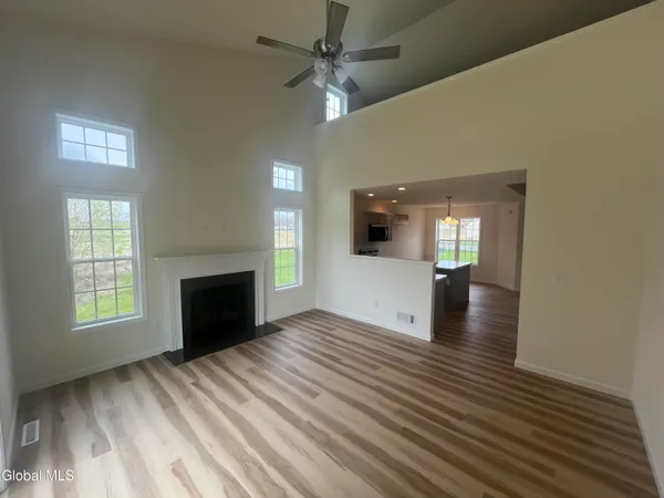 $489,900 | 31 Paar Way, Halfmoon, NY 12118