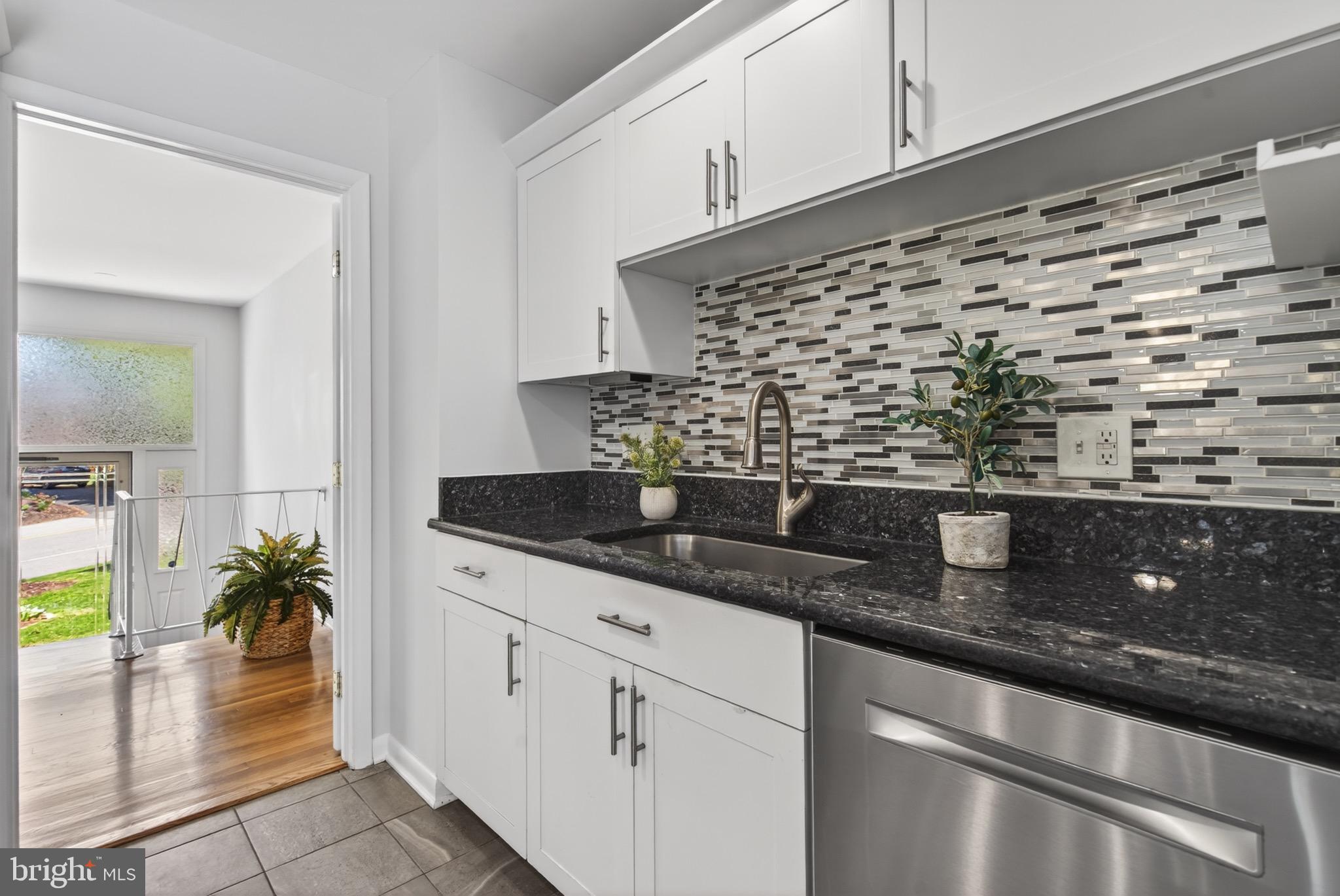 6535 Old Chesterbrook Road McLean, VA 22101 - Photo 27 of 58