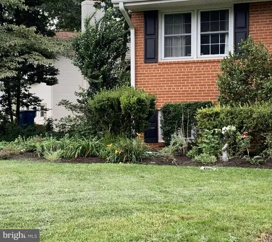 $1,300,000 | 6535 Old Chesterbrook Road, McLean, VA 22101