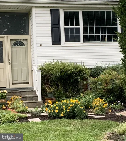 $1,300,000 | 6535 Old Chesterbrook Road, McLean, VA 22101