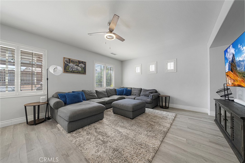 17889 Orangewood Lane Riverside, CA 92503 - Photo 4 of 43