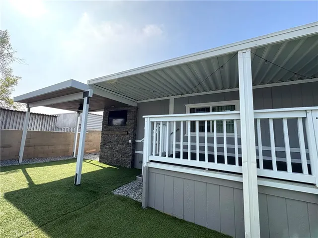 $179,900 | 10701 Cedar Avenue, Unit 156, Bloomington, CA 92316