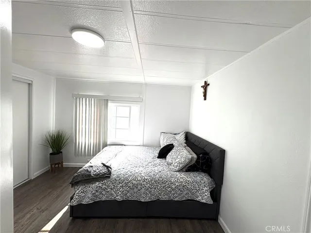 $179,900 | 10701 Cedar Avenue, Unit 156, Bloomington, CA 92316