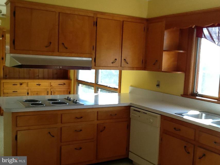 444 Laurel Grove Road Winchester, VA 22602 - Photo 4 of 14 Kitchen