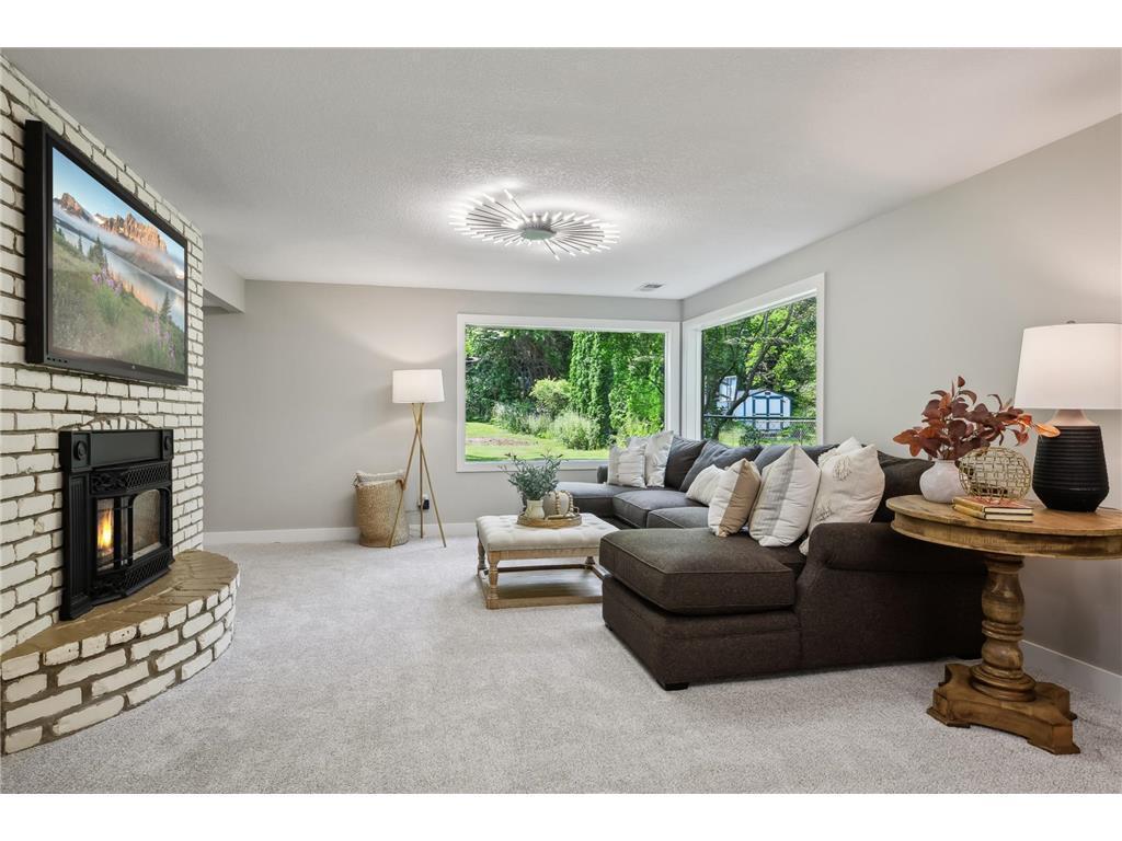 6860 Rosemary Road Eden Prairie, MN 55346 - Photo 22 of 33