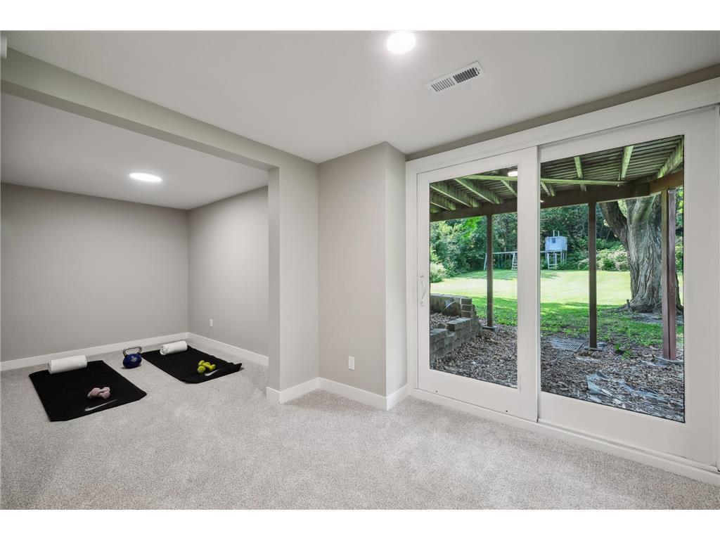 6860 Rosemary Road Eden Prairie, MN 55346 - Photo 26 of 33