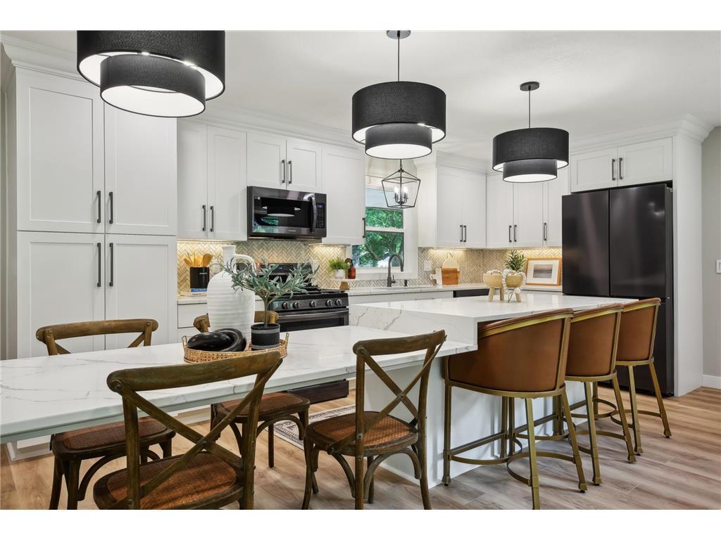 6860 Rosemary Road Eden Prairie, MN 55346 - Photo 5 of 33