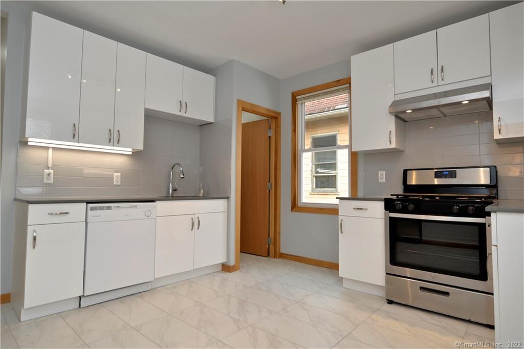 361 Gregory Street, Unit 1 Bridgeport, CT 06604 - Photo 4 of 35